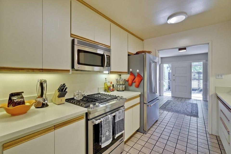 Gas range and high quality appliances