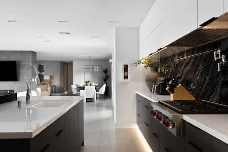 Complete Kitchen w/ Stainless Steel Appliances