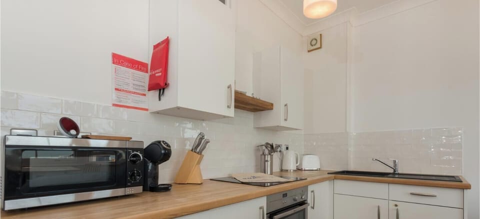 Fully equipped kitchen - Beach Lookout - Broadstairs - Kent - @seastayuk