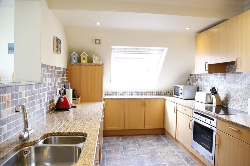 Kitchen  - Luna's Seaview Apartment in Broadstairs, Kent Hosted by @seastayuk www.seastay.co.uk