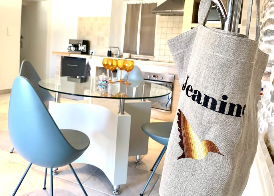 location saisonniere piscine spa calme detente nature parc riviere gard occitanie gite_de_charme art riviere serenite luxe design authenticite chic