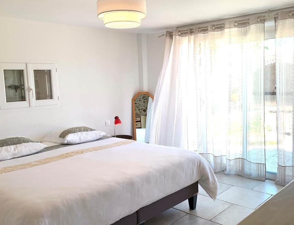 location saisonniere piscine spa calme detente nature parc riviere gard occitanie gite_de_charme art riviere serenite luxe design authenticite chic