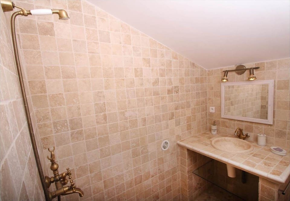 location saisonniere piscine spa calme detente nature parc riviere gard occitanie gite_de_charme art riviere serenite