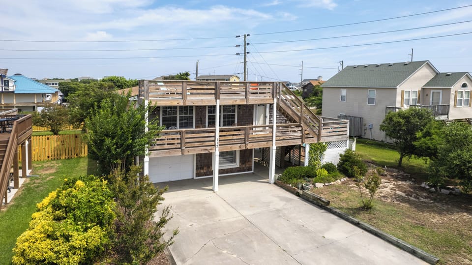 Front of House - Parking for 4 cars. 