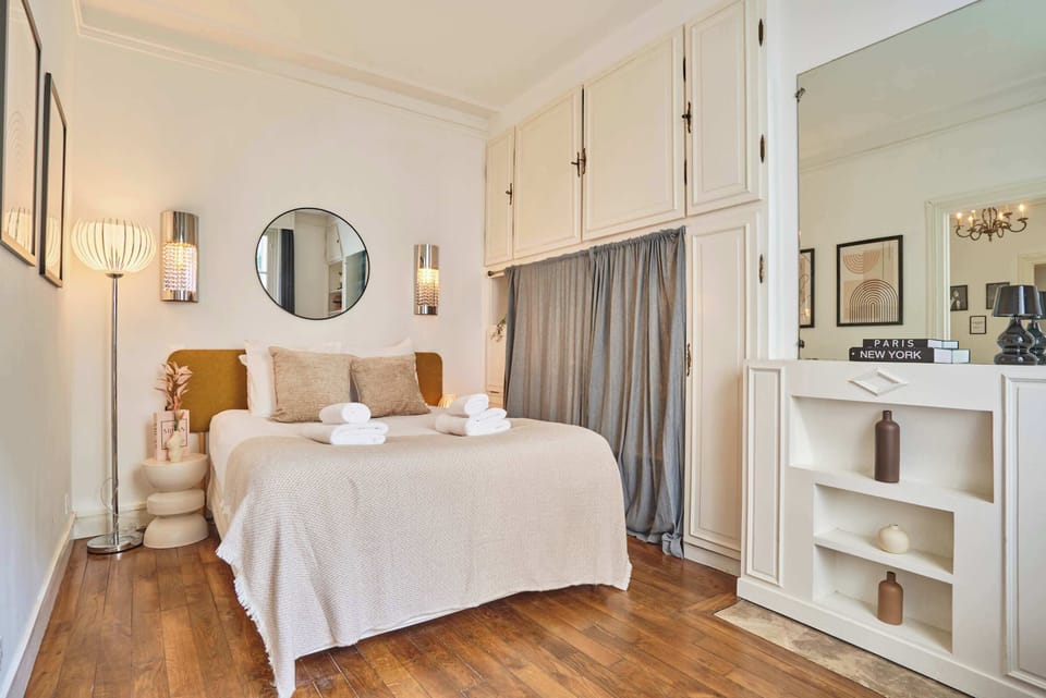 Chambre avec lit double