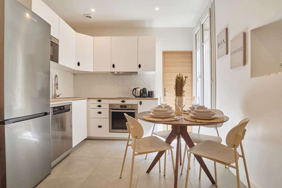 cuisine ouverte avec coin repas
