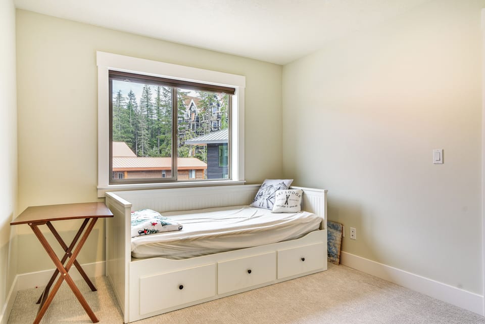 Loft | Twin Daybed