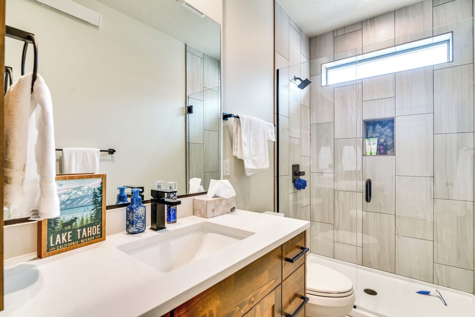 Full Bathroom