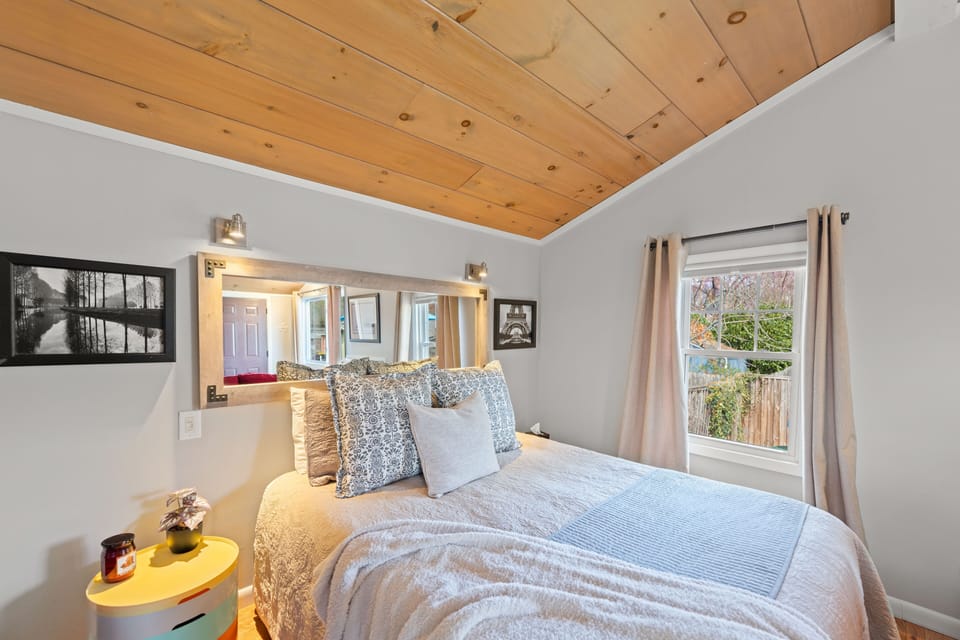 Quenn Bed