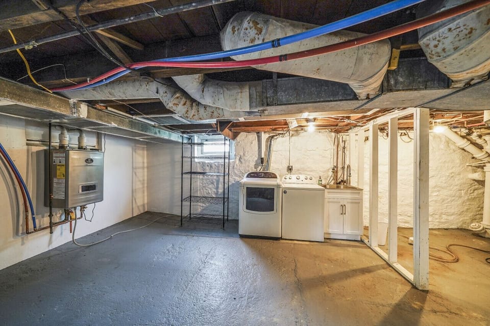 Basement with Free Washer & Dryer Access