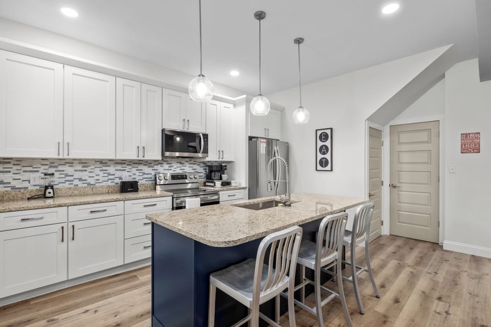 Massive Island Kitchen For Cooking And Entertaining