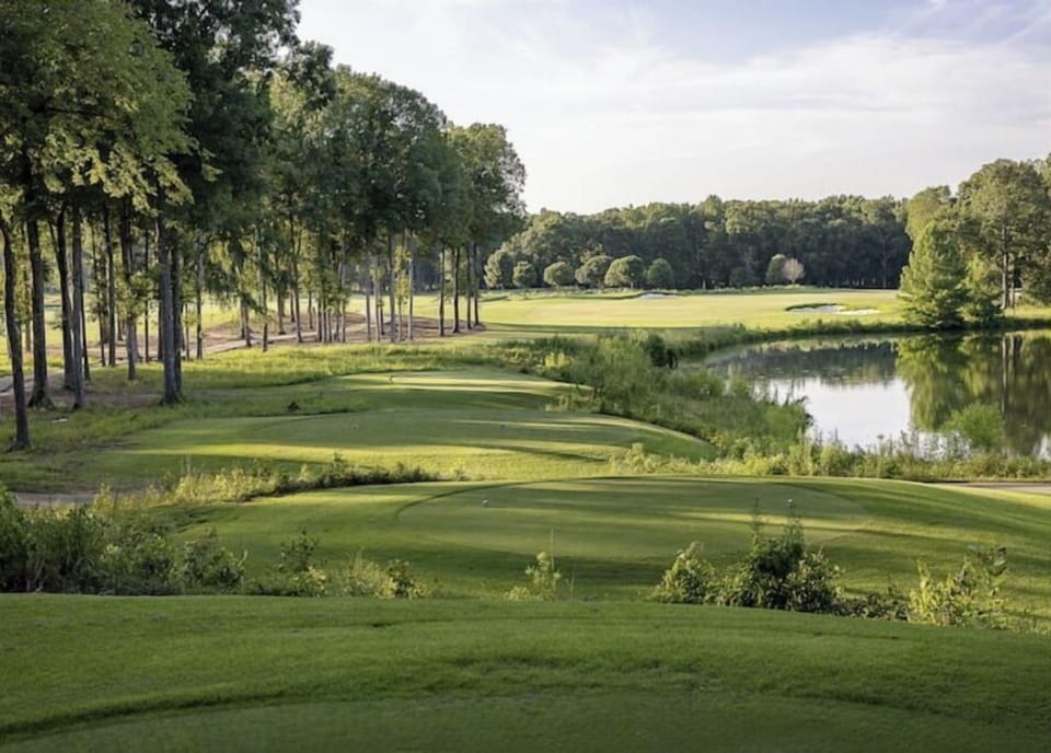 Pursell Farms, a beautiful golf resort, is just 15 minutes away.