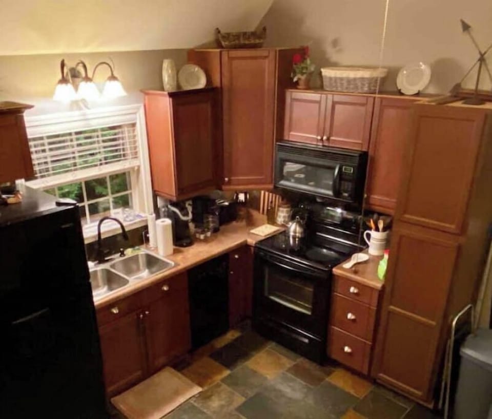 Fully equipped kitchen