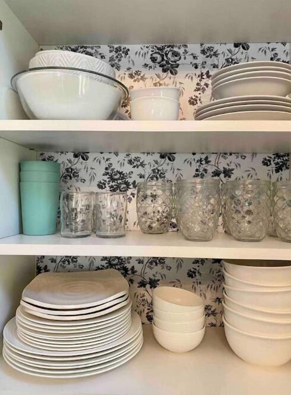 Dishes & glasses