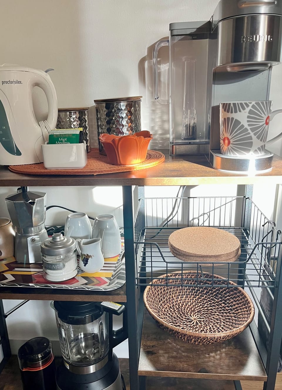 Coffee and tea station