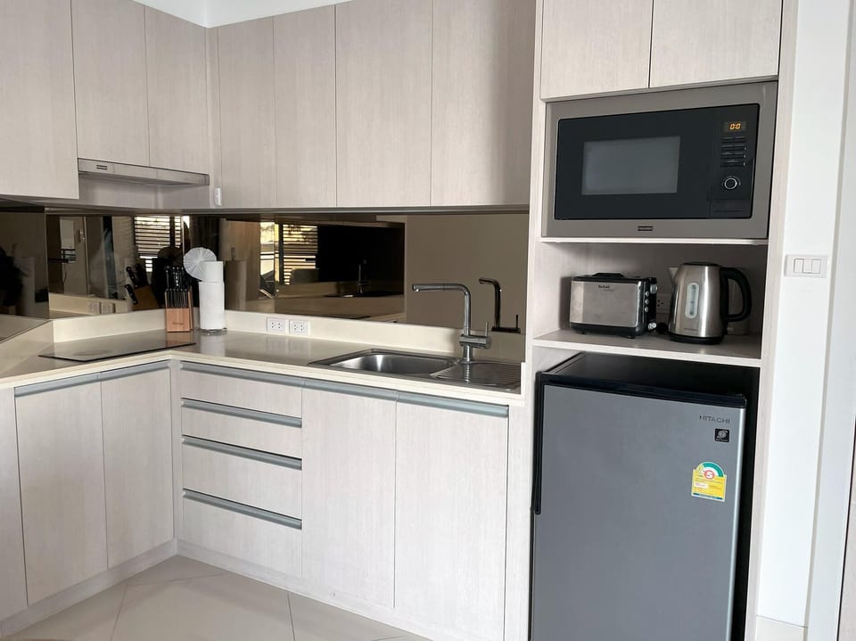 Best location in Laguna-modern apartment at Cassia (10429)
