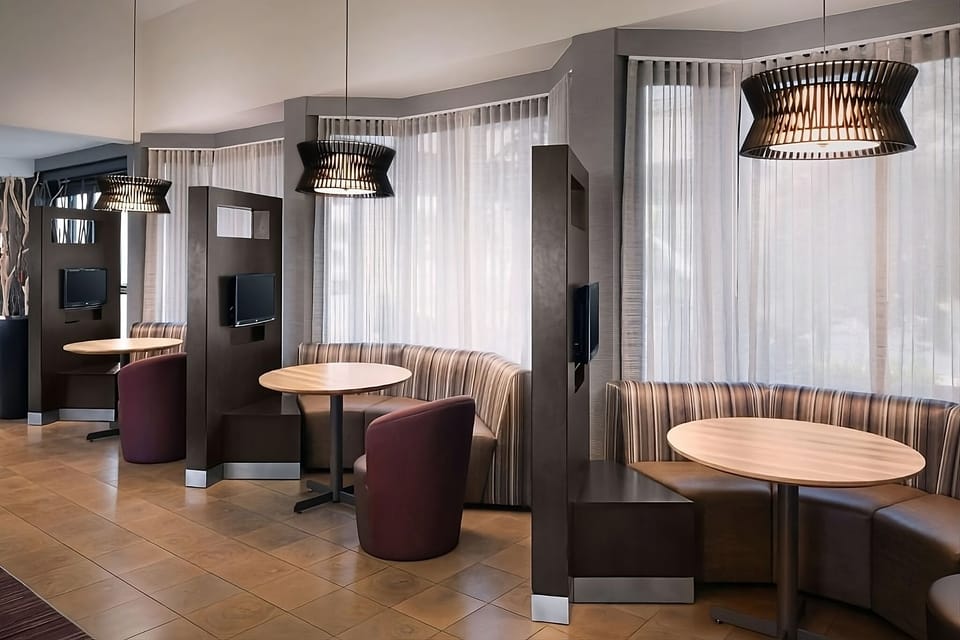 Catch up on emails comfortably in the convenient business center.
