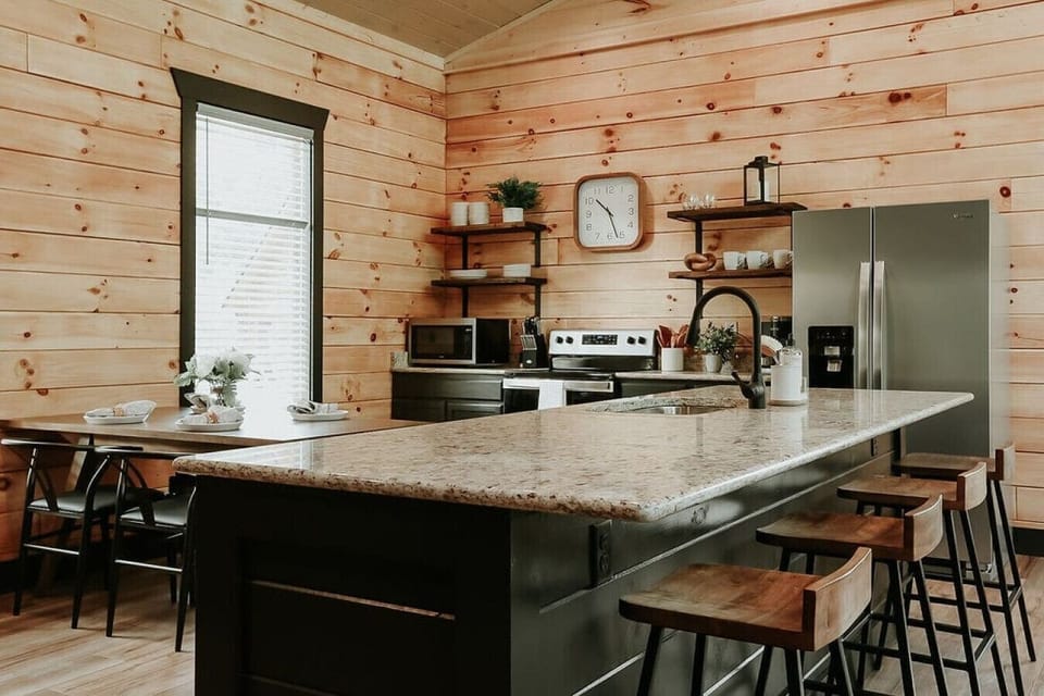 Kitchen island with plenty of space for cooking.