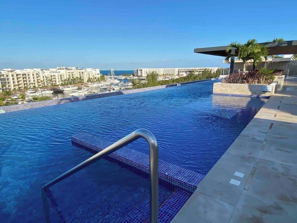 Refreshing at the top floor with this magnificent view