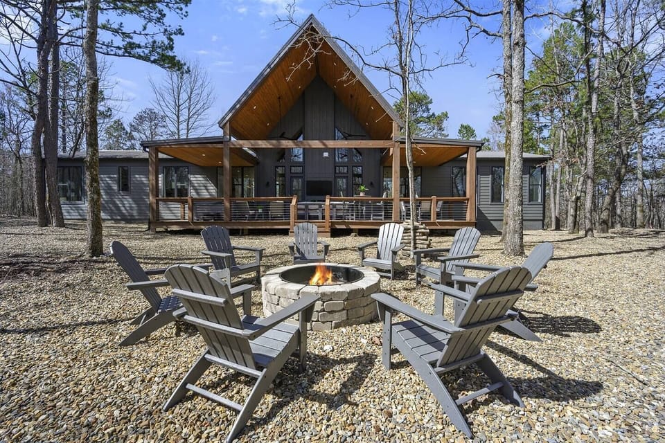 Fire pit with seating 