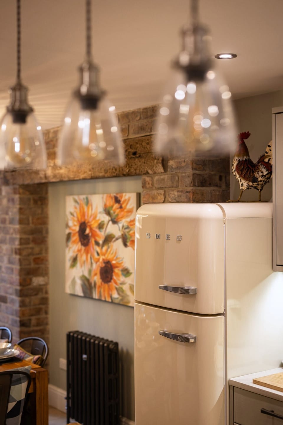 Kitchen - the kitchen is equipped with stylish Smeg appliances.