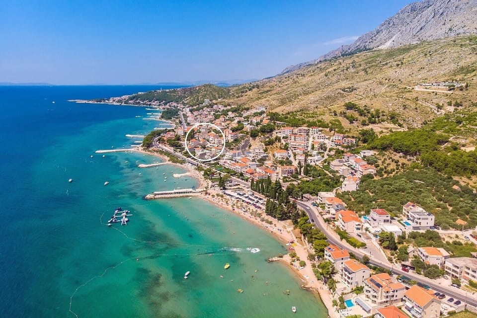 Marked position of the Seaview Villa Calma in small place Duće,  nearby Sandy Beach 30m far
