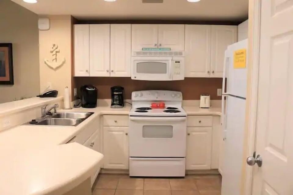 Full Kitchen
