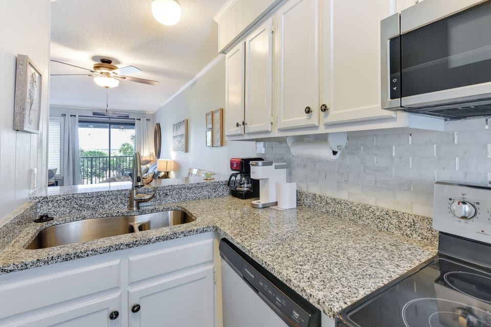 Kitchen | Dishwasher | Spices | Cooking Utensils
