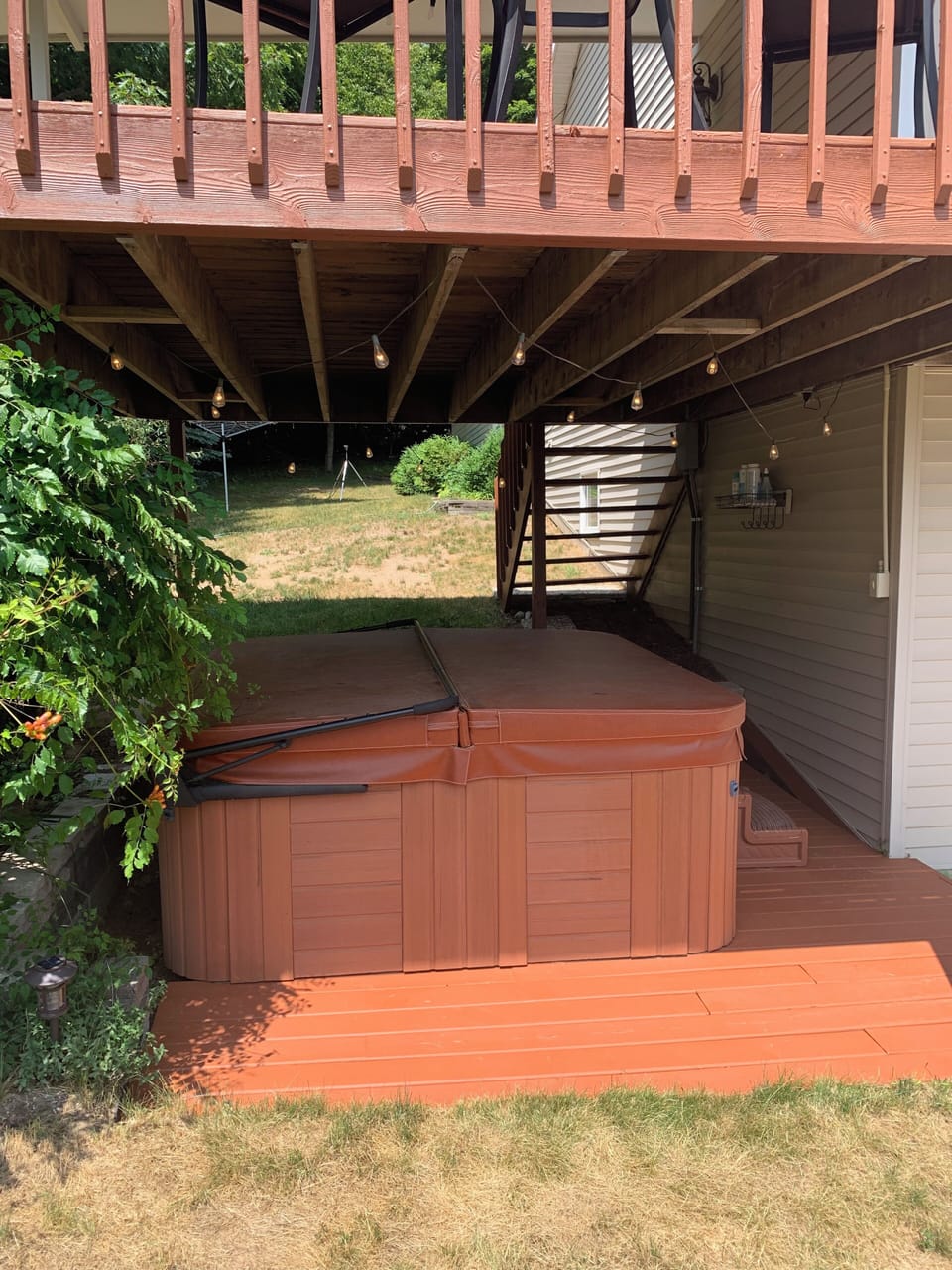 Hot tub - Children must have adult supervision during use
View 1