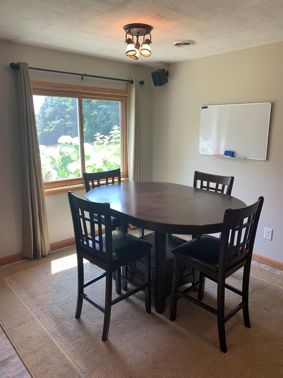 Family room - view 4 - Dining Table for 4