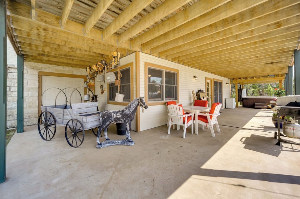 Patio | Outdoor Seating & Dining