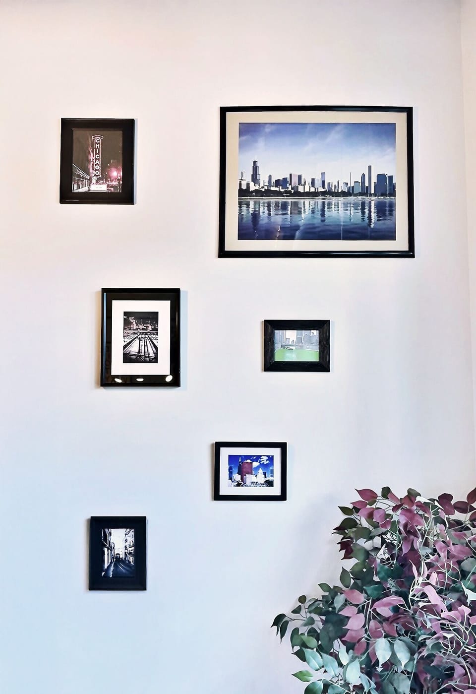 Artwork / photography: Chicago theater, St. Patty's day river, skyline from Lake