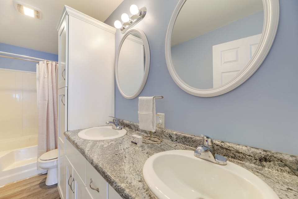 En-Suite Bathroom | Complimentary Toiletries