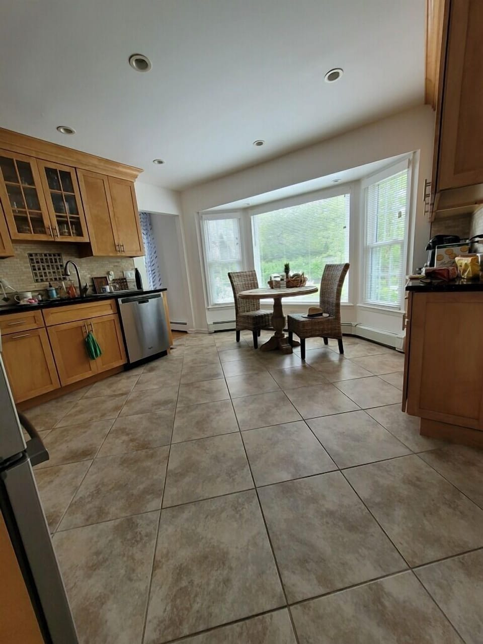 Kitchen and breakfast table