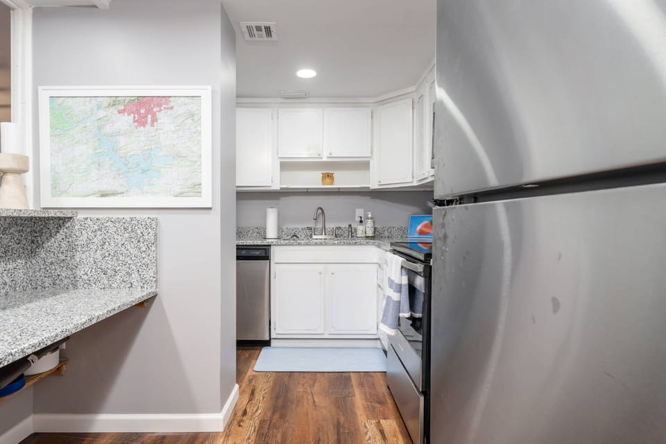 Kitchen | Cooking Essentials | Granite Countertops | Stainless Steel Appliances