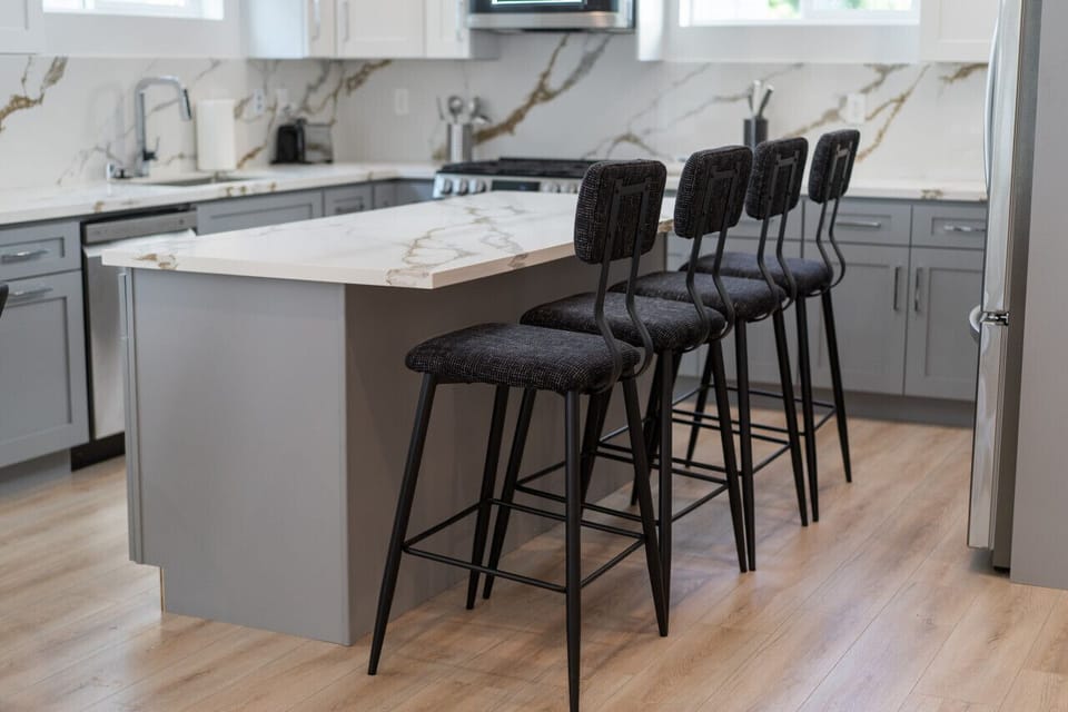KITCHEN -- View 3D Virtual Tour of the Property Here: https://tinyurl.com/y6hx8a9e