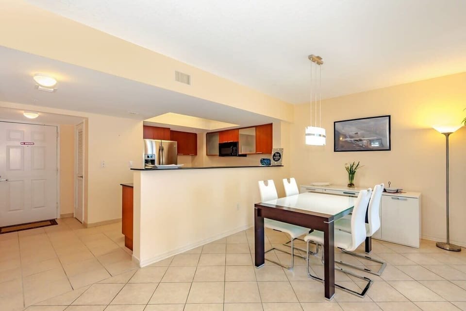 Dining room.