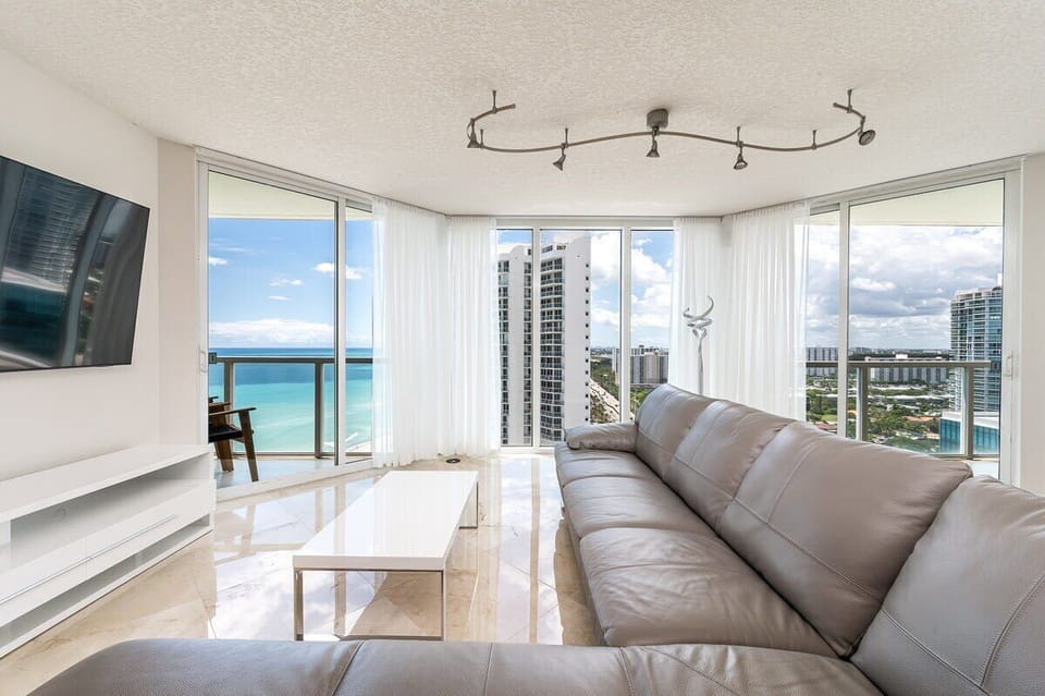 Floor to ceiling windows - electric blinds