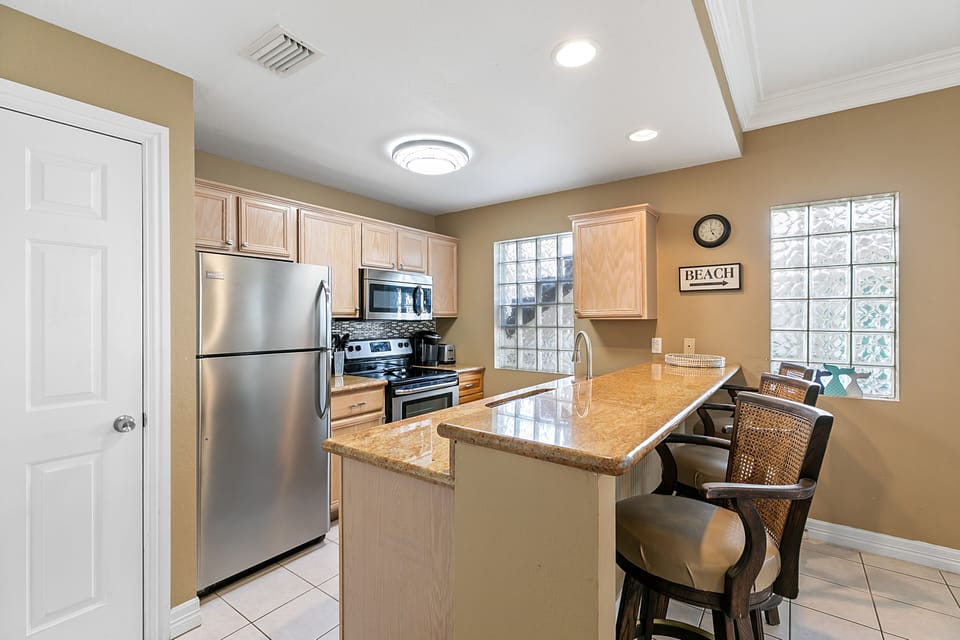 Counter/Kitchen