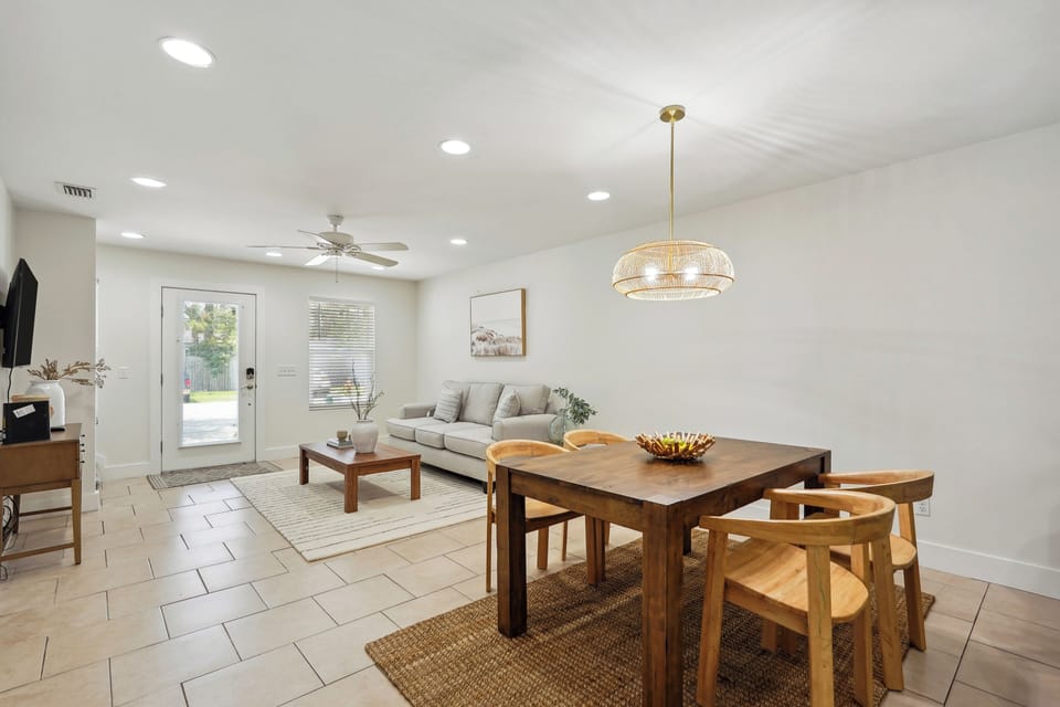 Dining Area | 1st Floor