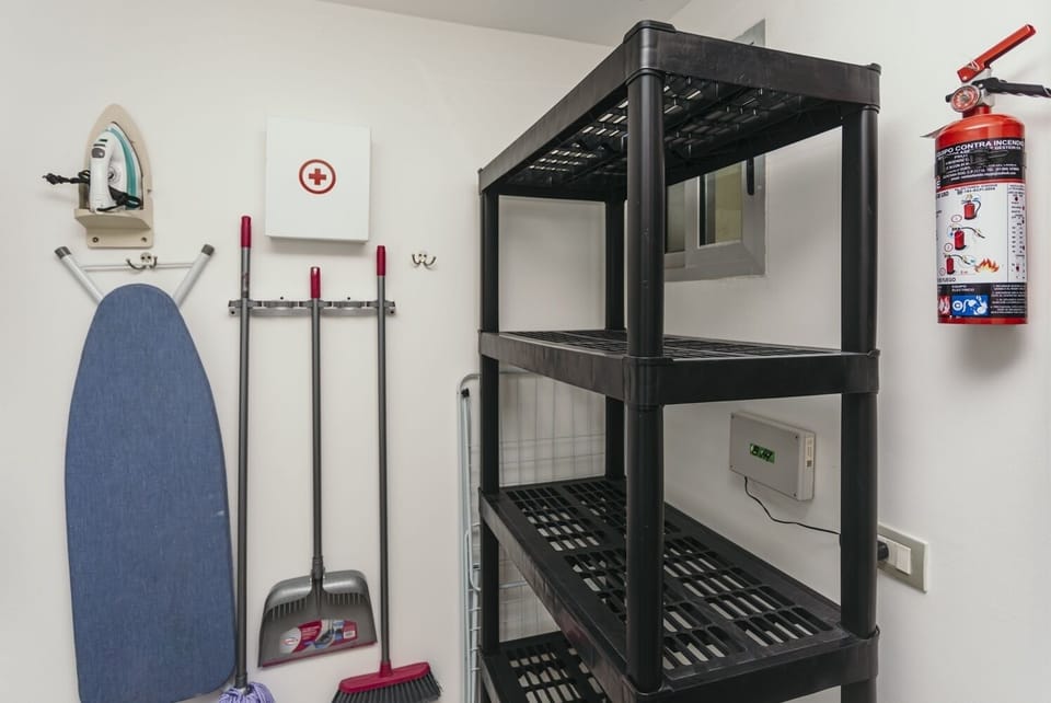 Shelf, Furniture, Indoors, Living Room, Bed