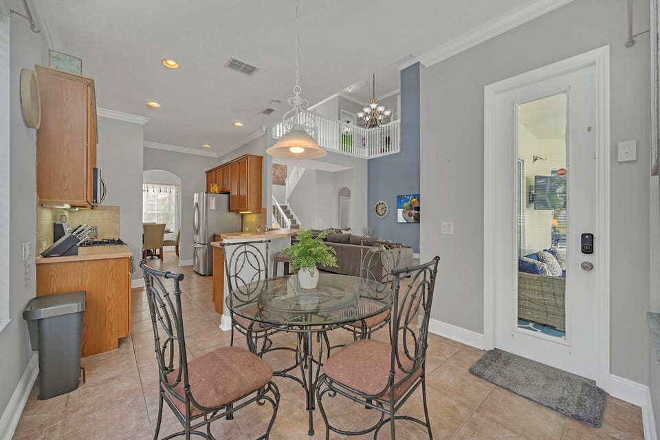 Eat In Kitchen