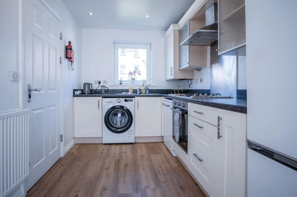 Swn Y Mor - 4 Bedroom Holiday Home - Llanelli (3334)