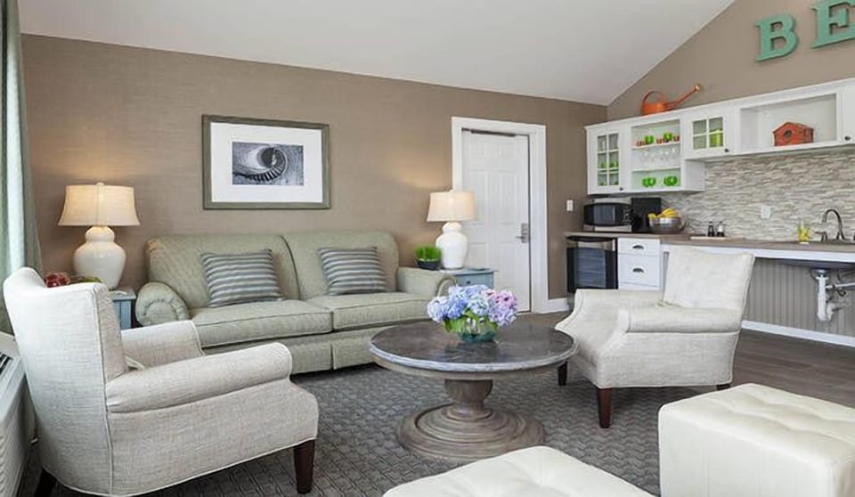 Enjoy easy snacks and drinks with a handy in-room kitchenette.