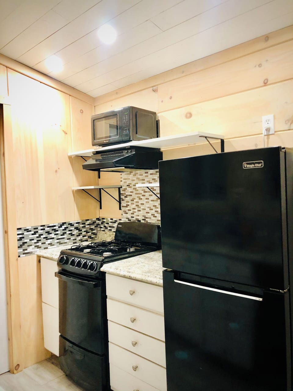 Sm appliances-crock pot, smoothie maker, griddle, waffle maker, toaster, coffee