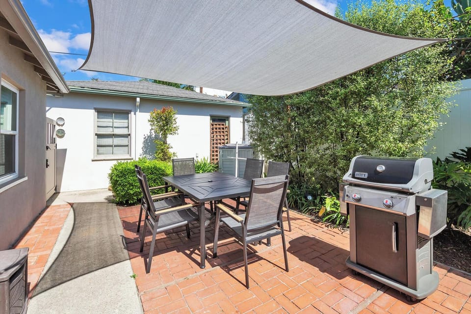 Back patio: BBQ, seating for 6, beach gear