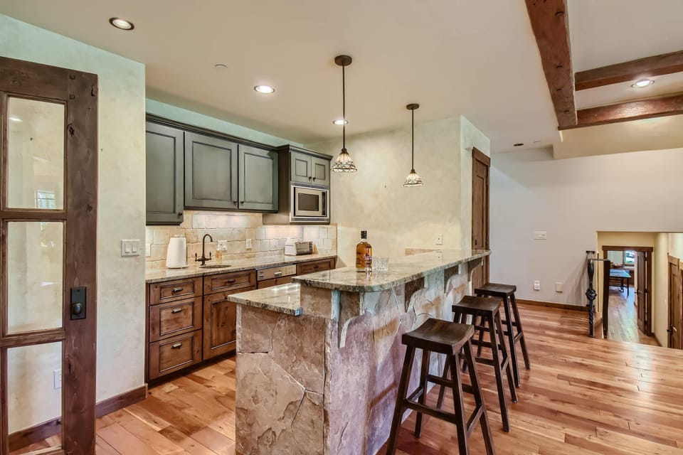 wet bar area