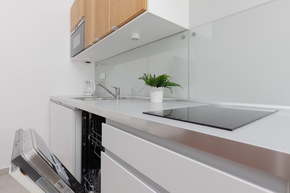 Modern, fully equipped kitchenette. 