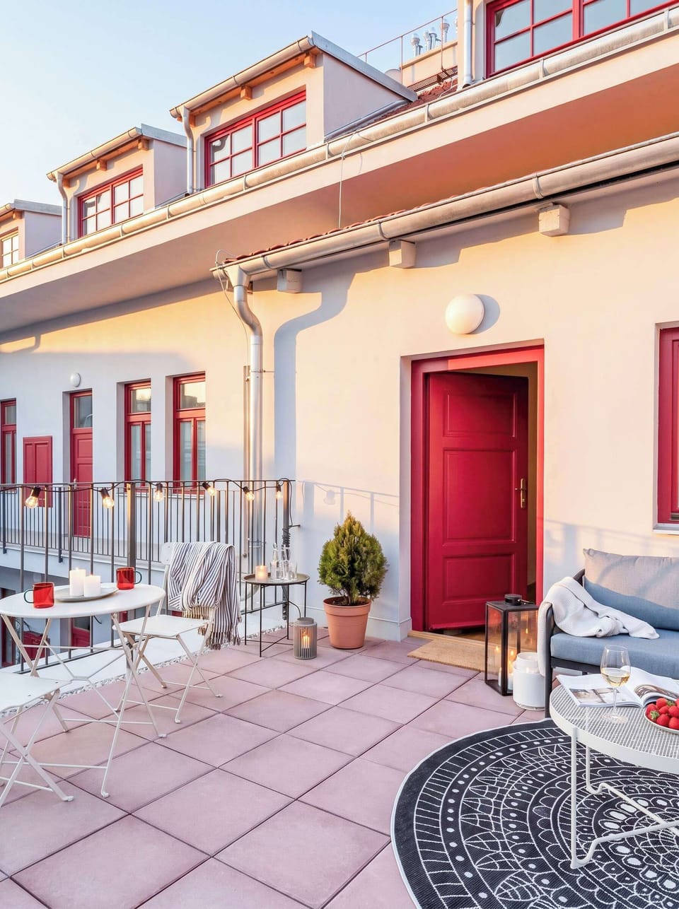 The spacious private terrace