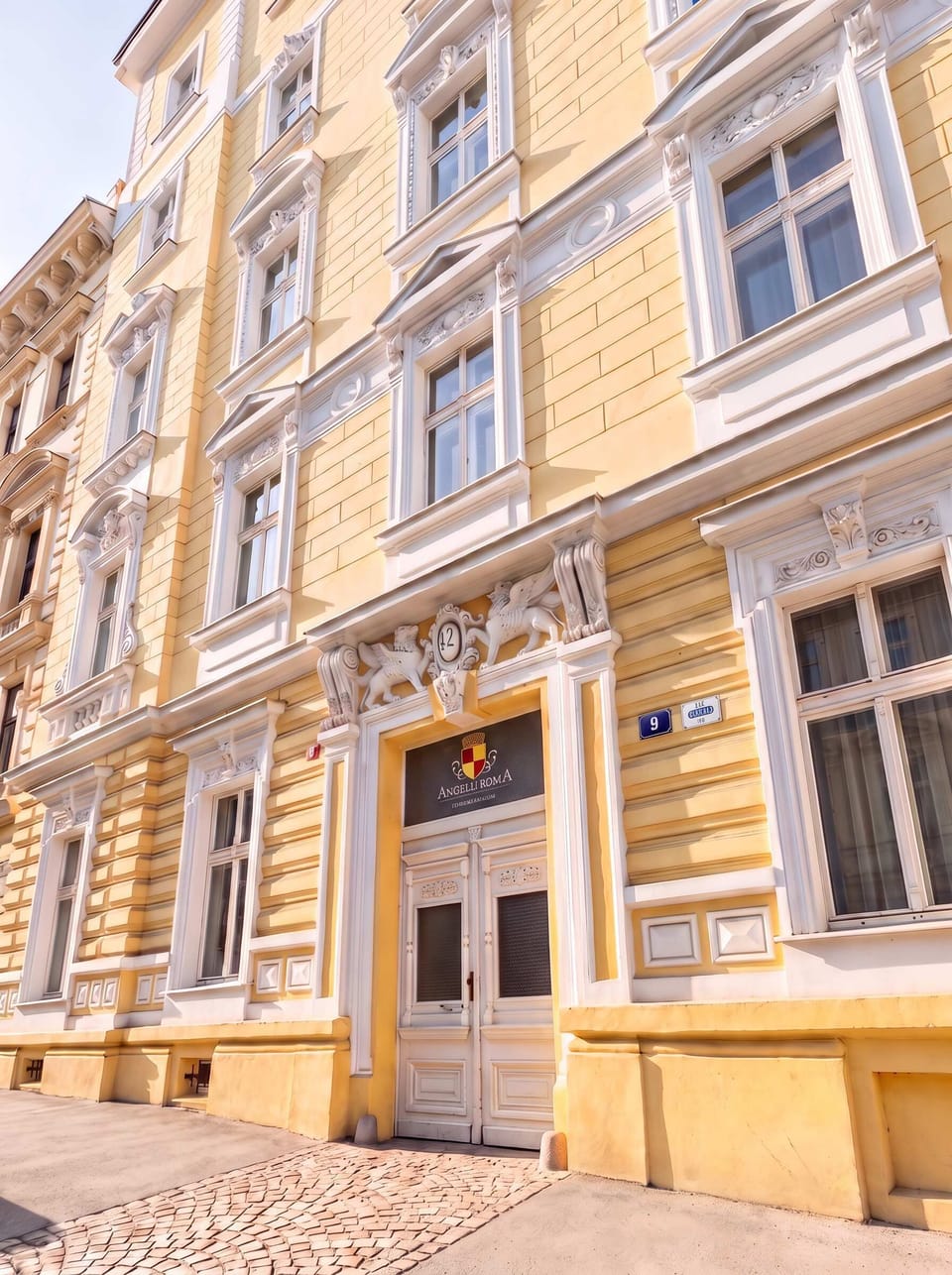 The street and building where is your apartment located
